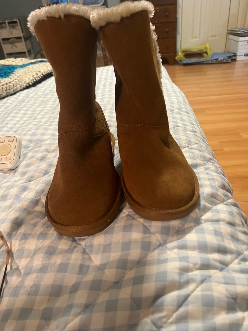 Minnetonka Chestnut Suede Shearling-Lined Winter Boots